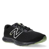 Championes deportivos para hombre de New Balance, con parte superior de malla y amortiguación liviana para confort.