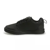 Championes Etnies Camber Michelin negros con logo blanco en el lateral y suela Michelin.