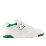 Championes de estilo retro en color blanco con detalles en verde y suela de goma.