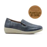 Zapato casual Korium Confort modelo Dara, color azul con perforaciones y plantilla de cuero.