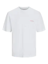 Camiseta blanca de manga corta con cuello redondo y corte amplio.