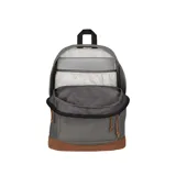 Mochila Jansport Right Pack gris con base de cuero marrón, logo de la marca bordado en el frente y bolsillo frontal con cierre.