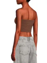 Top bandeau marrón con textura floral y nudo central.