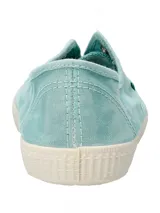 Zapatillas Natural World modelo Greece, color verde agua, sin cordones, fabricadas en España con algodón orgánico y suela de goma.
