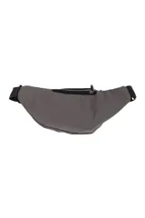 Riñonera gris con detalles en negro, con correa ajustable y varios bolsillos.