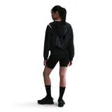 Campera deportiva negra con capucha y cierre frontal, con logo de Nike estampado en blanco en el pecho y la espalda.