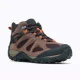 Bota de senderismo Merrell Yokota 2 Mid WP color marrón con detalles en negro y naranja. Fabricada con cuero y malla resistente al agua, con suela de goma antideslizante.