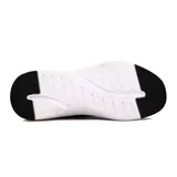 Zapatillas deportivas de running para mujer, con diseño en gris y detalles en blanco, fabricadas para ofrecer confort y soporte durante el ejercicio.