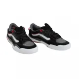Zapatillas Vans Skate Wayvee 2.0, color negro, gris y blanco con detalles en rojo. Zapatillas de skate con suela de goma y logo de Vans en el talón y la lengüeta.