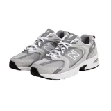Championes New Balance MR530 color gris con detalles plateados y blancos. Confeccionados en malla y cuero sintético, con amortiguación ABZORB y suela de goma.