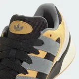 Championes Adidas Forum 2000, color beige, gris y negro, con detalles en cuero y gamuza.
