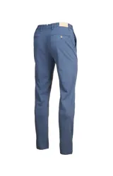Pantalón chino verde militar de corte recto con tecnología Natural Flex.
