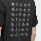 Remera negra de corte clásico con logo Adidas Skate en el pecho.
