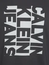Remera gris oscuro de algodón con estampado del logo de Calvin Klein Jeans en el frente.