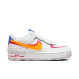 Zapatillas Nike Air Force 1 Shadow de mujer, color blanco con detalles en amarillo, fucsia y azul.