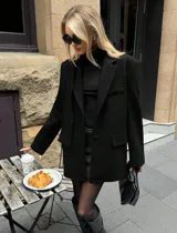 Blazer negro oversize de lana.