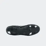 Championes de fútbol Umbro Classico III HG, color negro con detalles en blanco.