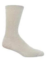 Calcetines de largo medio color gris claro, tejidos en lana merino con textura acanalada.