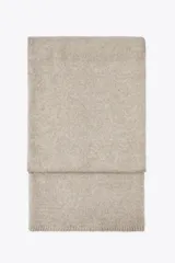 Bufanda rectangular color beige de tejido de punto con mezcla de tejidos y 6% de lana.