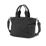 Bolso tipo tote negro de poliéster con doble asa corta con estampado de letras y correa larga regulable. Tiene cierre superior, bolsillo frontal con cierre, dos bolsillos laterales abiertos, bolsillo interno con cierre y dos bolsillos internos abiertos.