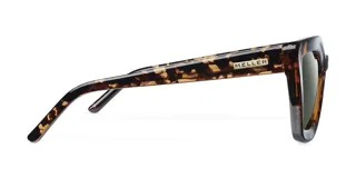 Lentes de sol cat-eye con montura carey y lentes polarizadas verdes oscuras.