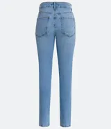 Pantalón de jean celeste, de corte recto, con trabillas en la cintura y bolsillos.
