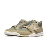 Championes Nike Air Trainer 1 color verde con detalles en gris y blanco.