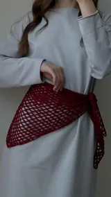 Bandada tejida de crochet color marrón.