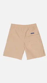 Bermuda de hombre color azul marino con cintura elástica ajustable con cordón, bolsillos laterales y bolsillo trasero con cierre.
