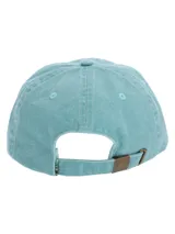 Gorro unisex de algodón color celeste con visera curva y logo de pato bordado en azul marino en el frente.