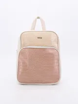 Mochila color beige con estampado de piel de cocodrilo en la parte superior e inferior.