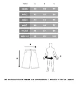 Bermuda de jean azul oscuro con efecto lavado, corte amplio, bolsillos traseros y laterales, y estampado con llamas y la palabra "VENEFQ" en el bolsillo trasero derecho.