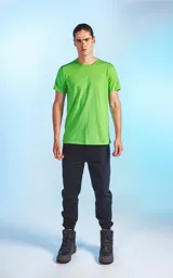 Remera verde neón de algodón pima peruano, corte slim fit y cuello redondo.