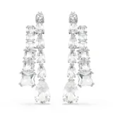 Aros largos colgantes con forma de cascada, con cristales transparentes de talla cuadrada y pera, engarzados en montura plateada.