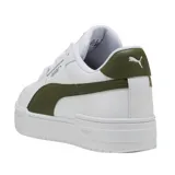 Championes urbanos Puma CA Pro Classic II, color negro con detalles dorados y suela blanca con línea negra.
