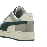 Championes urbanos Puma CA Pro Classic II, color negro con detalles dorados y suela blanca con línea negra.