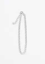 Pulsera de eslabones tipo cadena, color plateado, con cierre de mosquetón y cadena de alargue.