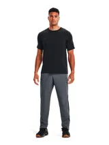 Remera celeste de Under Armour, corte clásico, mangas cortas y logo estampado en el pecho.