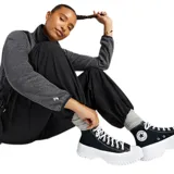 Championes Converse Chuck Taylor All Star Lugged 2.0 de caña alta, color negro con suela blanca de plataforma con diseño dentado.