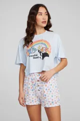 Crop top celeste de algodón con estampado de los ositos de Grateful Dead y arcoíris.