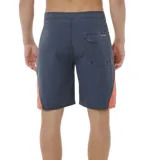 Short de baño Rip Curl Mirage Giant Prawn, color azul con laterales en naranja y cintura en azul oscuro.