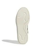 Championes Adidas Urban Courtblock, color blanco con detalles en gris, verde y amarillo.