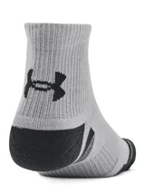 Pack de tres pares de medias deportivas unisex Under Armour Performance Tech, corte tobillero, en color blanco, gris y negro.