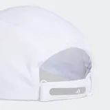 Gorro de running Adidas de 4 paneles, color blanco, confeccionado en malla ligera y transpirable con tecnología Climacool. Presenta un logotipo reflectante de adidas en el frente y visera curvada.