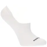 Pack de tres pares de medias invisibles Hush Puppies, ideales para usar con sneakers. Incluye un par blanco, un par beige y un par negro.