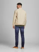 Jean de hombre Jack & Jones modelo Mike Original, corte tapered, color azul denim con efecto lavado.