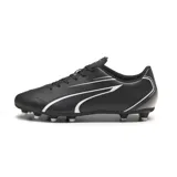 Botas de fútbol VITORIA de color negro y naranja, con parte superior suave y suela exterior para mejorar el control y velocidad.