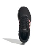 Championes Adidas Lite Racer, color negro con las tres tiras laterales en rosa y suela blanca con tecnología Cloudfoam.
