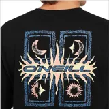 Remera negra de manga corta con estampado en el pecho con el logo de la marca y texto en color celeste.