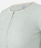 Cardigan de punto acanalado color bordó de la marca Blue Steel, con cuello redondo y cierre frontal de cremallera doble. Posee un calce ajustado, largo corto y mangas largas.